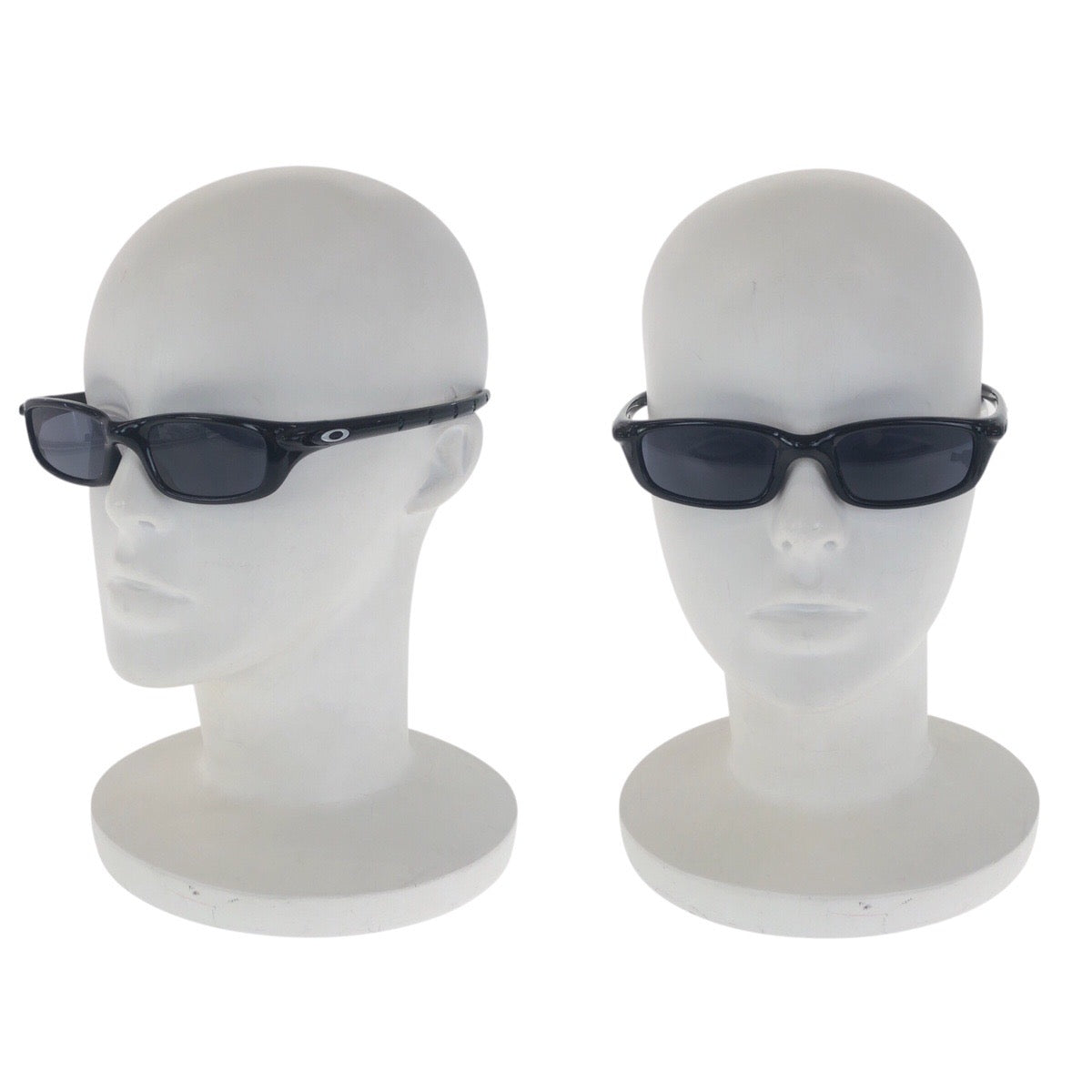 21132
OAKLEY オークリー ブラック 黒 シルバー プラスチック サングラス 男女兼用 スクエア レディース ABP8