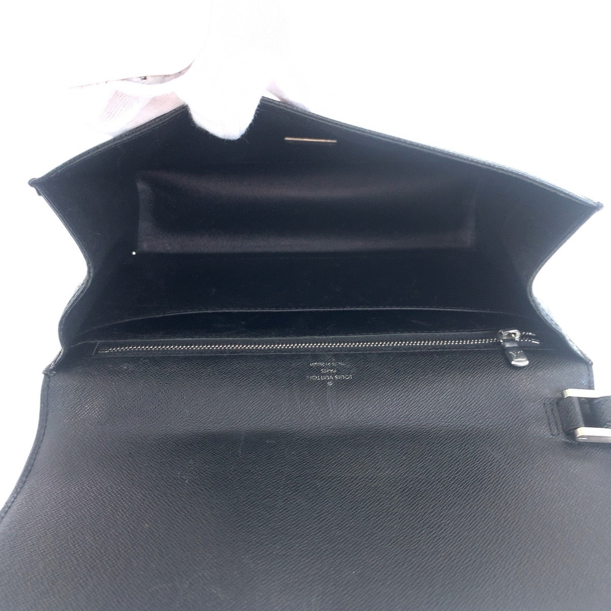 21561
LOUIS VUITTON Taiga Selenga Ardoise Black Silver Hardware Leather M30782 Second Bag Clutch Bag Men's ABP30