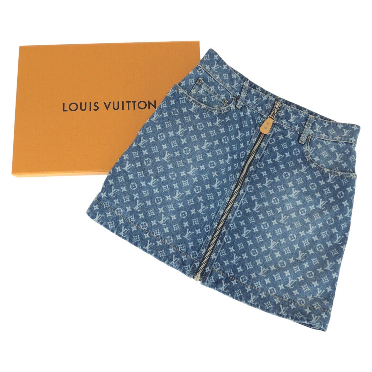 21910
LOUIS VUITTON ルイヴィトン 25SS モノグラム サイズ42 定価297,000円 ブルー デニム シルバー金具 コットン 1AHIAG スカート ミニスカート デニム レディース SA120