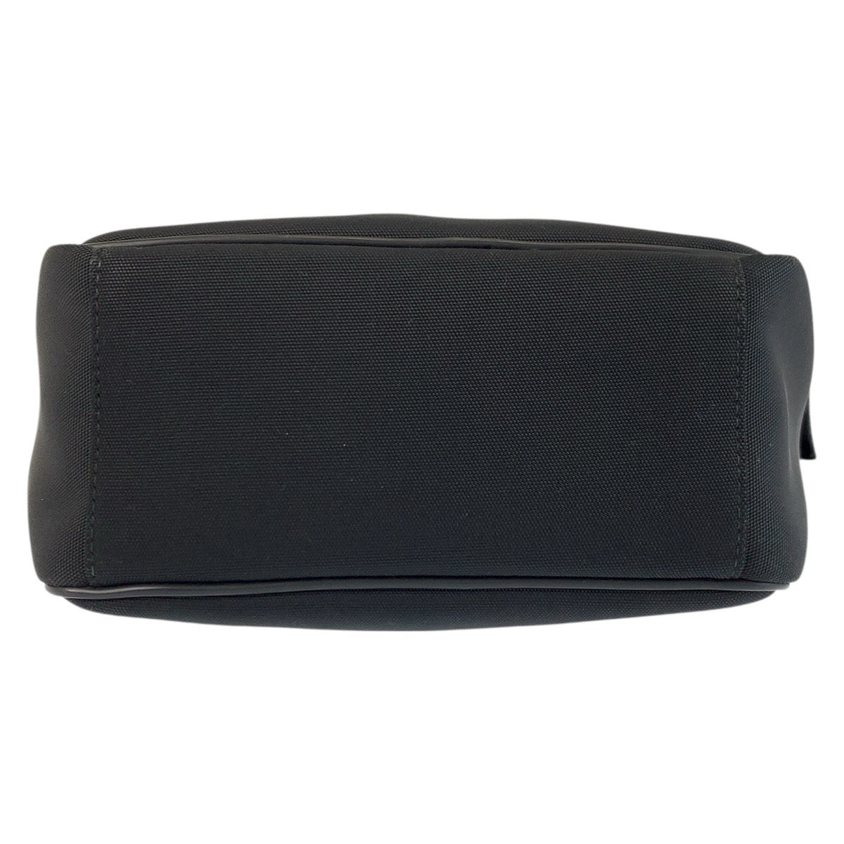 22646
GUCCI グッチ ブラック 黒 シルバー金具 ナイロン 0181612 ショルダーバッグ ポシェット 男女兼用 メンズ AB28