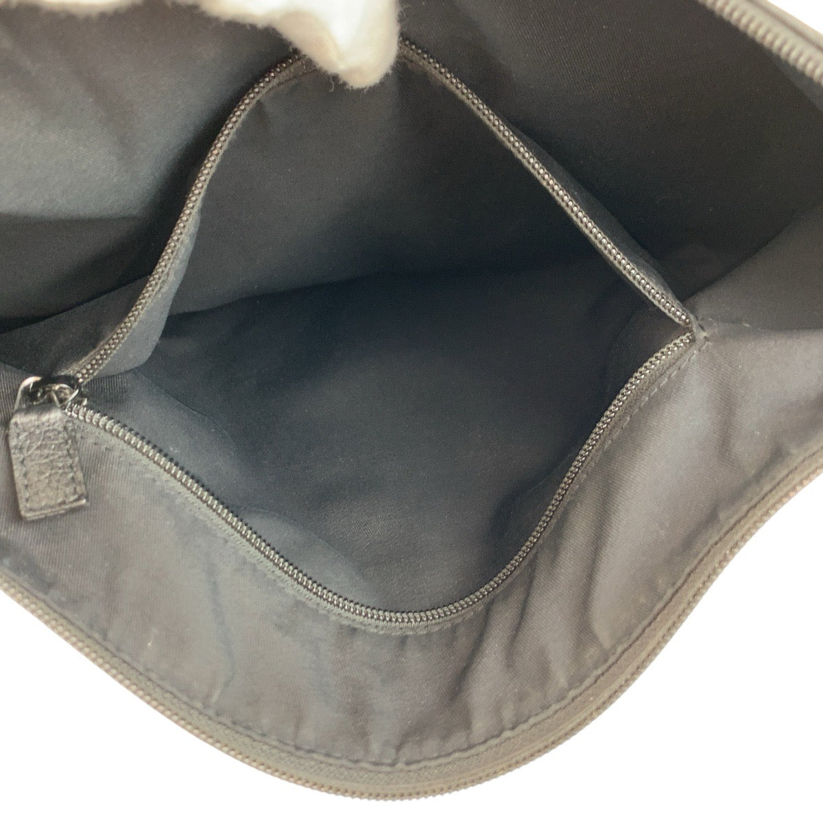 23981
GUCCI グッチ GG柄 ブラック 黒 シルバー金具 ナイロン / レザー 190628 ショルダーバッグ メッセンジャーバッグ メンズ ABP58