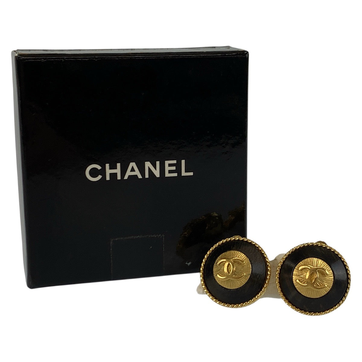 24933
CHANEL シャネル ココマーク ブラック 黒 ゴールド ウッド / メッキ イヤリング レディース A35