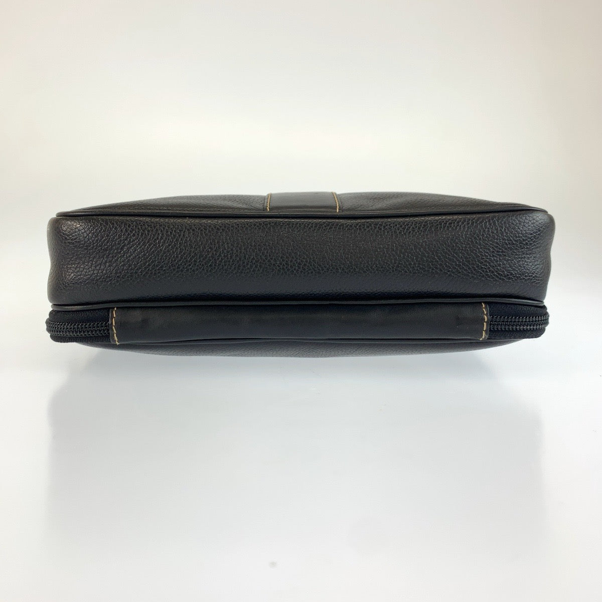 25383
Dunhill ダンヒル ブラック 黒 ゴールド金具 レザー クラッチバッグ セカンドバッグ メンズ ABP14