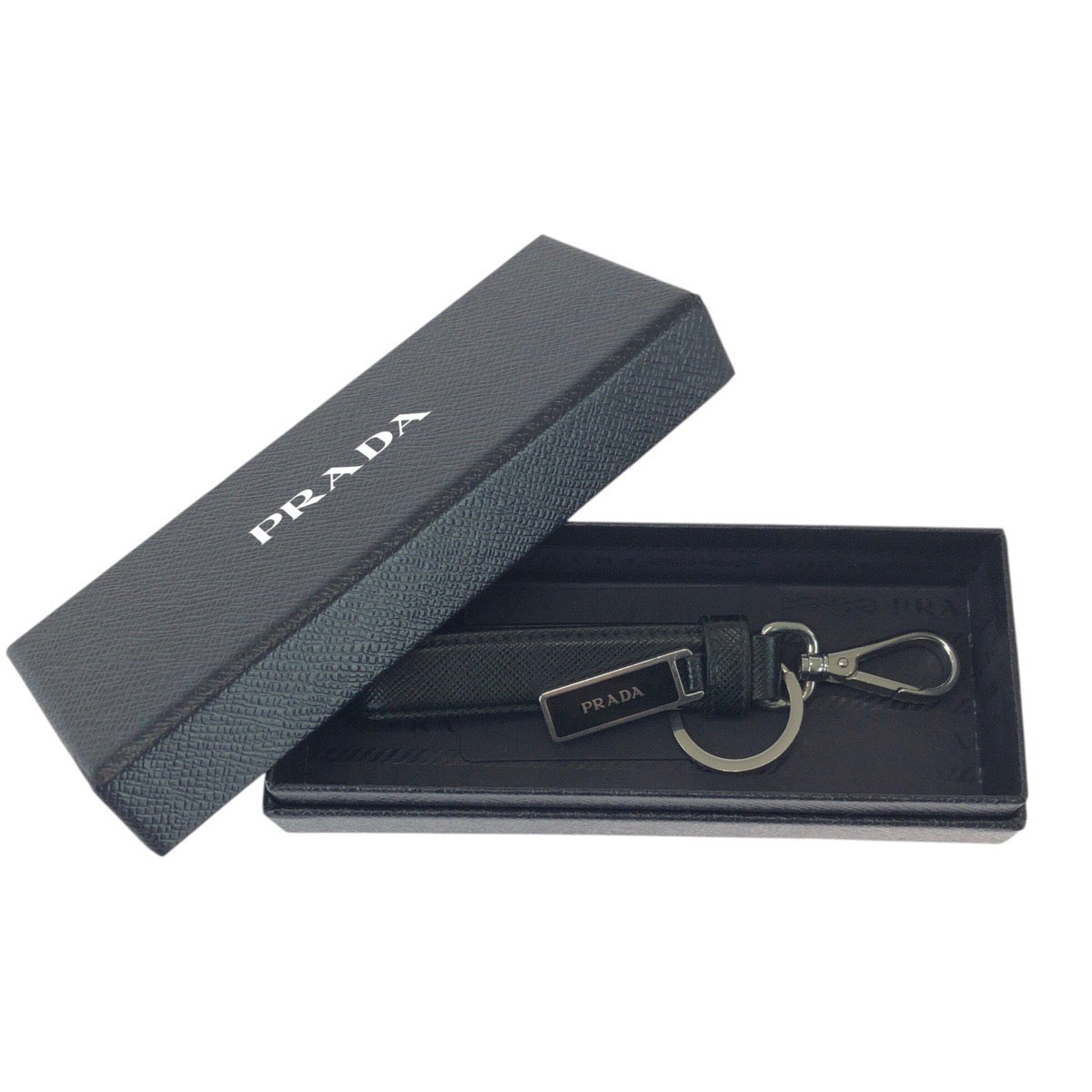 25509
PRADA プラダ サフィアーノ ブラック 黒 シルバー金具 レザー キーリング メンズ ABP16