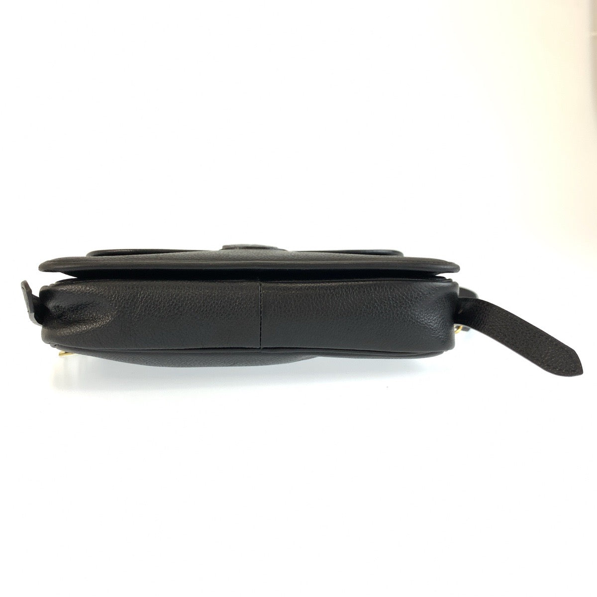 25687
YVES SAINT LAURENT イヴ サンローラン ヴィンテージ YSL ブラック 黒 ゴールド金具 レザー ショルダーバッグ ポシェット レディース ABP35