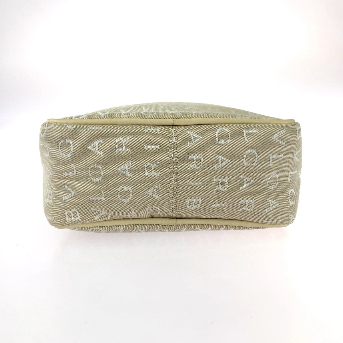25704
BVLGARI ブルガリ ロゴマニア ベージュ シルバー金具 キャンバス / レザー ショルダーバッグ ポシェット レディース ABP21