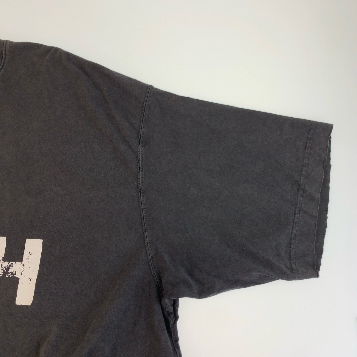 25960
VETEMENTS ヴェトモン MADE ON EARTH サイズS ブラック 黒 コットン 半袖Tシャツ クルーネック メンズ AB400