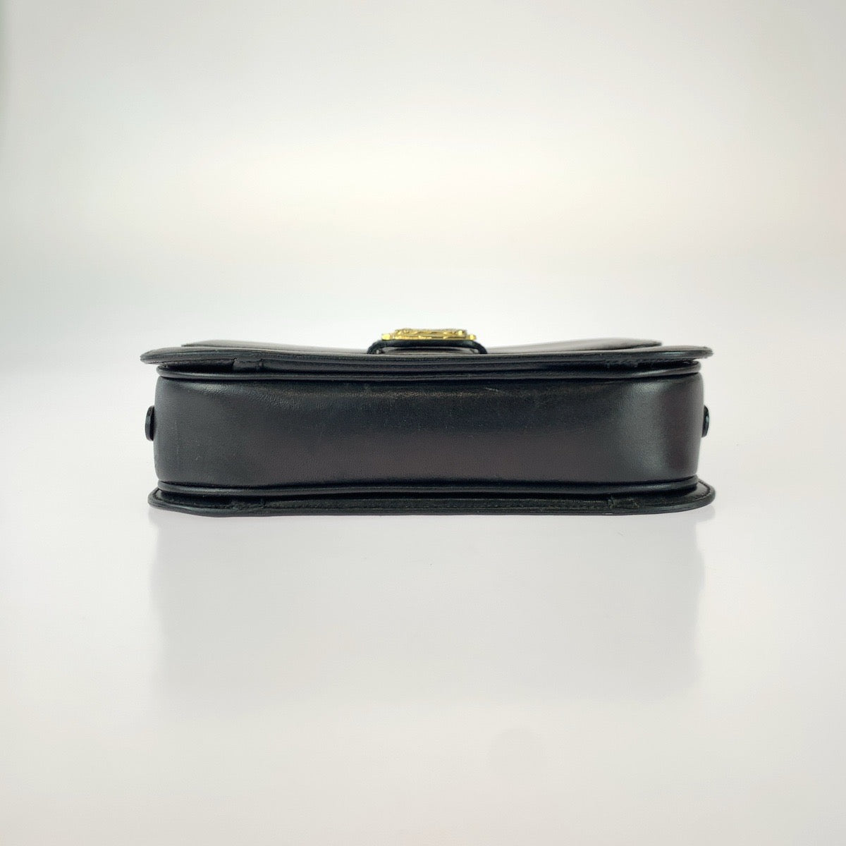 26332
CELINE セリーヌ ヴィンテージ 馬車金具 ホースキャリッジ ブラック 黒 ゴールド金具 レザー / メッキ ショルダーバッグ レディース AB42