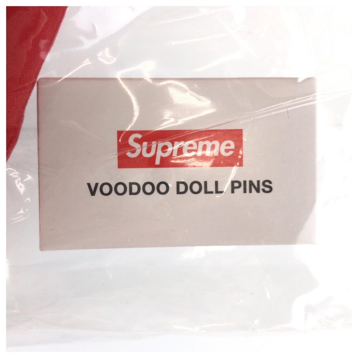 26382
Supreme シュプリーム Voodoo Doll 針付き レッド 布 ブードゥードール 人形 メンズ S