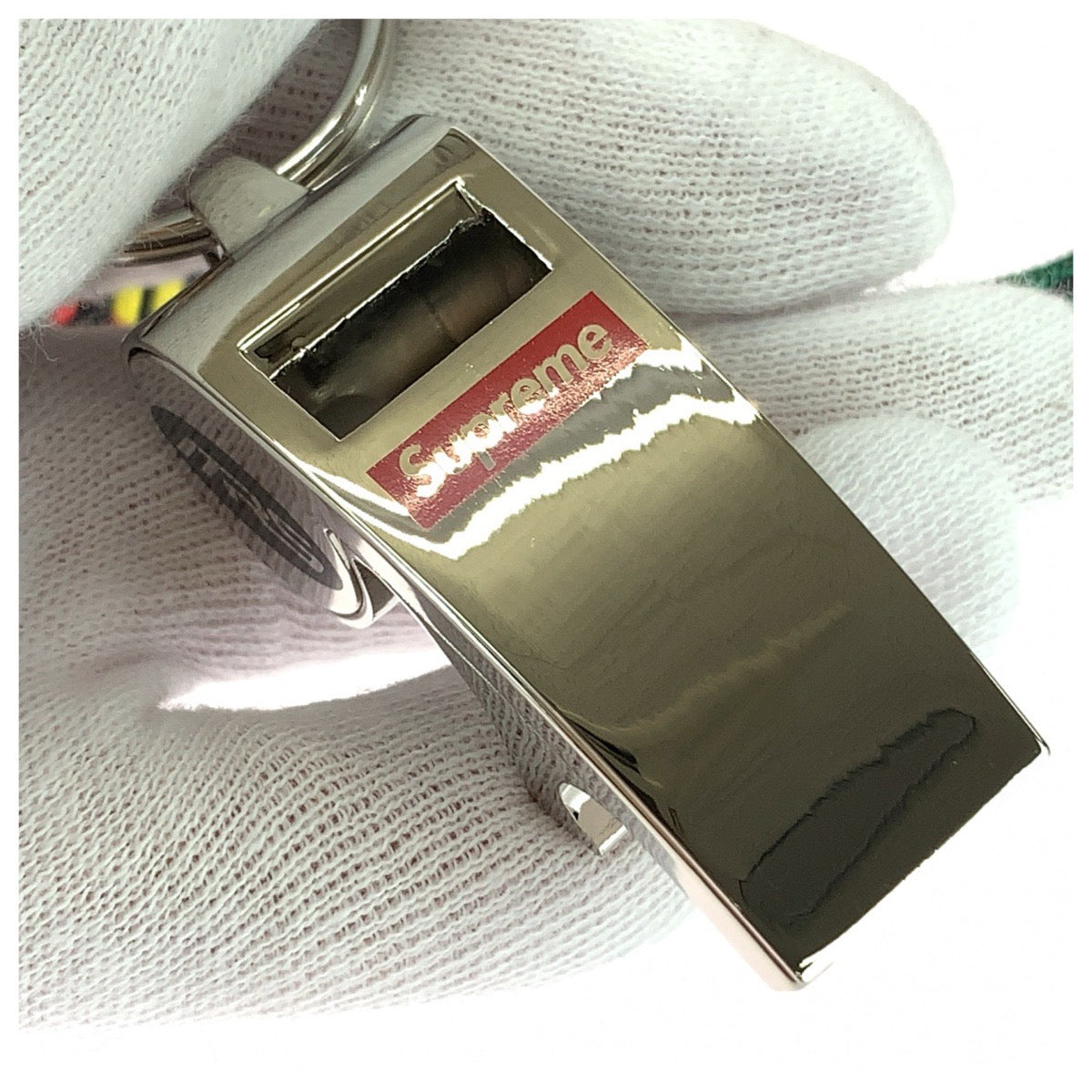 26428
Supreme シュプリーム Supreme×Martine Rose ランヤード ウィズ ホイッスル レッド イエロー グリーン メタル / ポリエステル スポーツ用品 レディース S