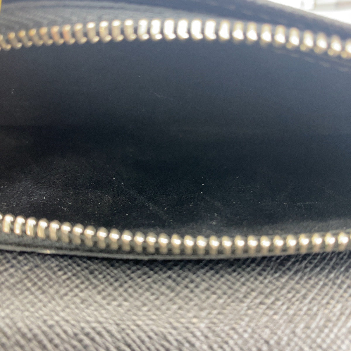 B-059
LOUIS VUITTON ルイヴィトン ダミエ グラフィット ポルトフォイユ ブラザ ブラック グレー PVC 長財布 札入れ メンズ