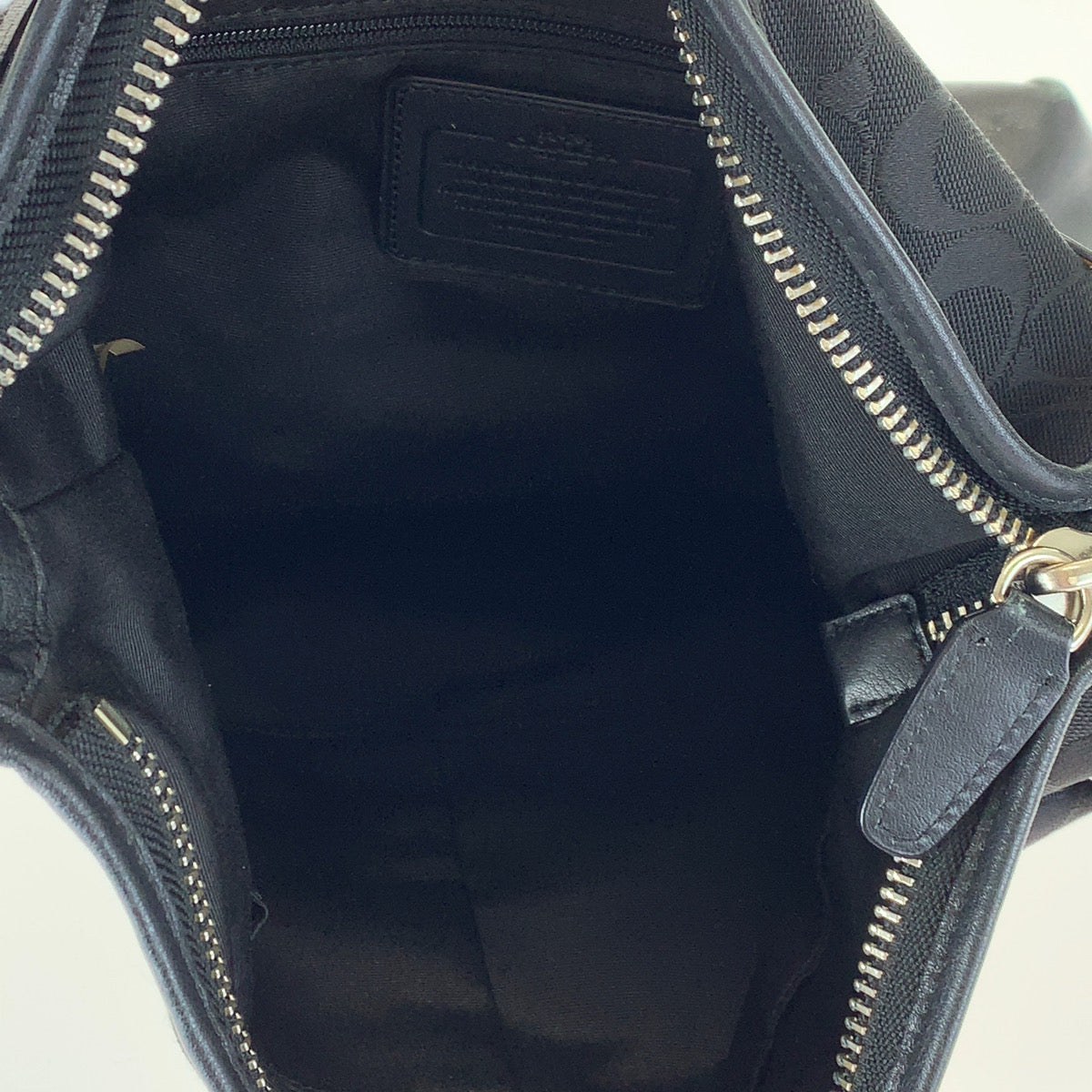 COACH コーチ シグネチャー ブラック 黒 キャンバス / レザー ショルダーバッグ 斜め掛け レディース