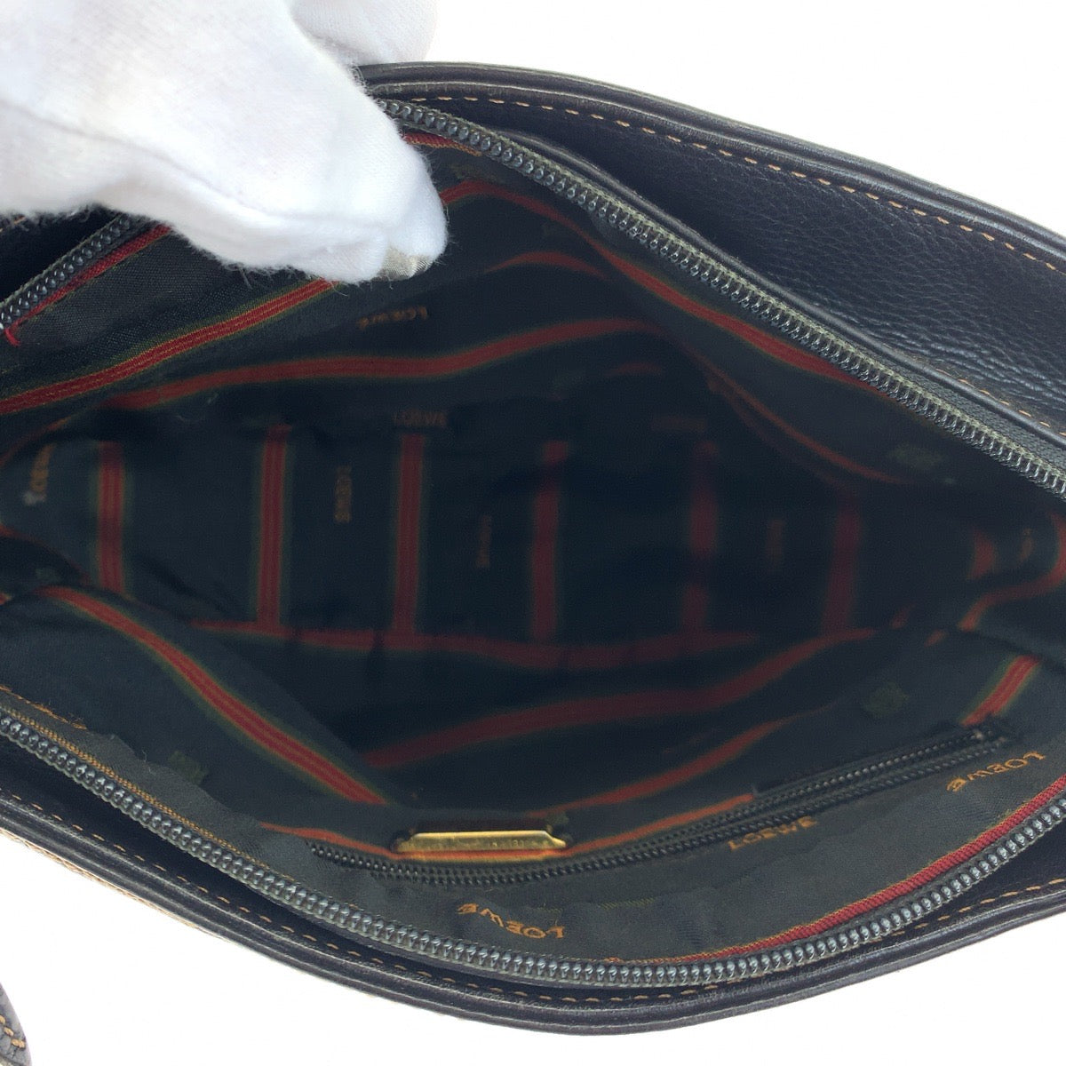 LOEWE ロエベ ヴィンテージ アナグラム ブラック 黒 レザー ショルダーバッグ 斜め掛け メンズ