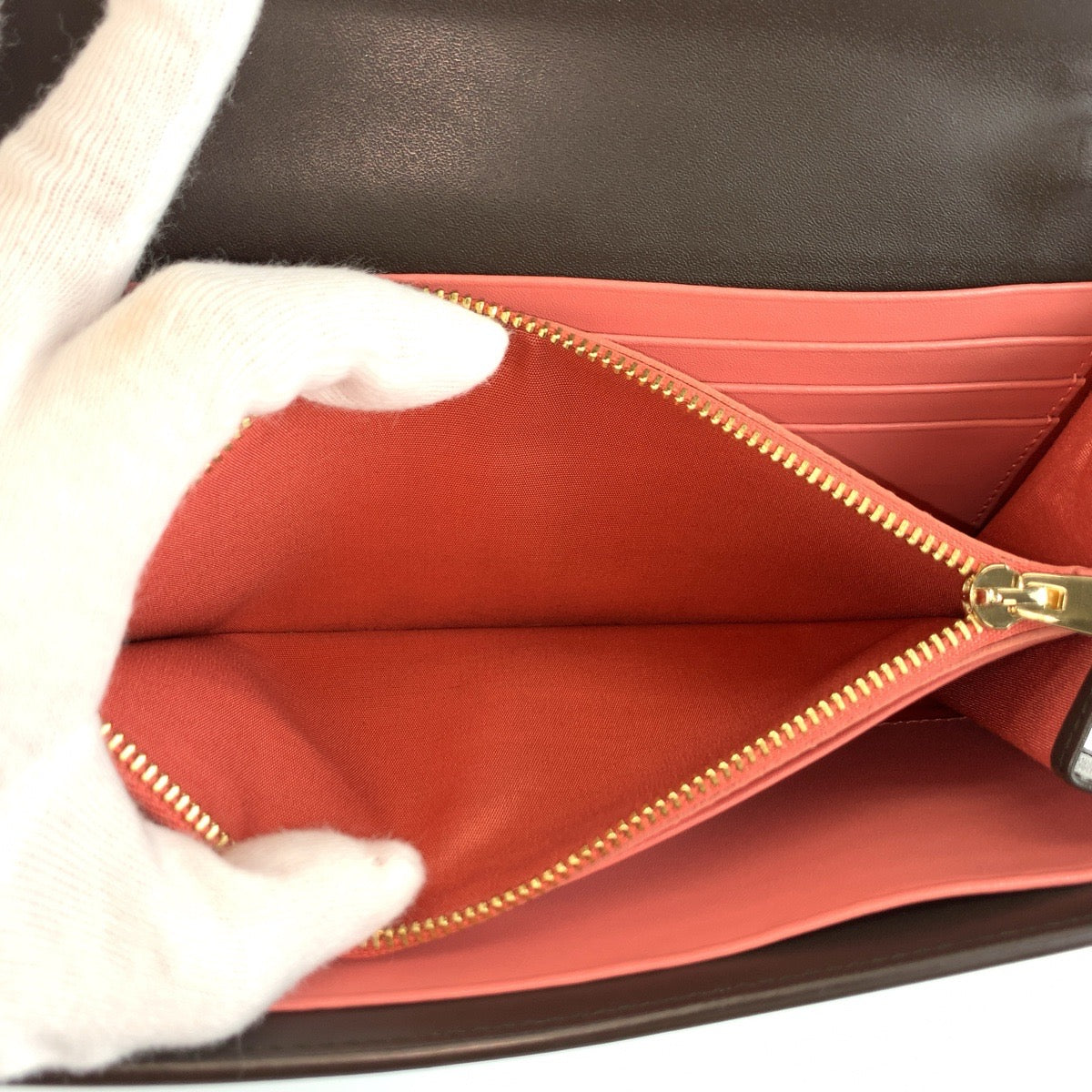 Salvatore Ferragamo サルヴァトーレフェラガモ ヴァラリボン ブラウン ゴールド金具 レザー ショルダーバッグ チェーンウォレット レディース AB36