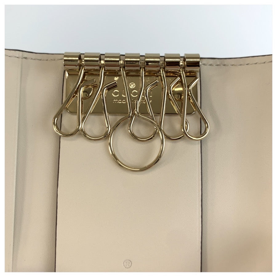 GUCCI グッチ グッチシマ アイボリー ゴールド金具 レザー 388682 キーケース 6連 レディース ABP21