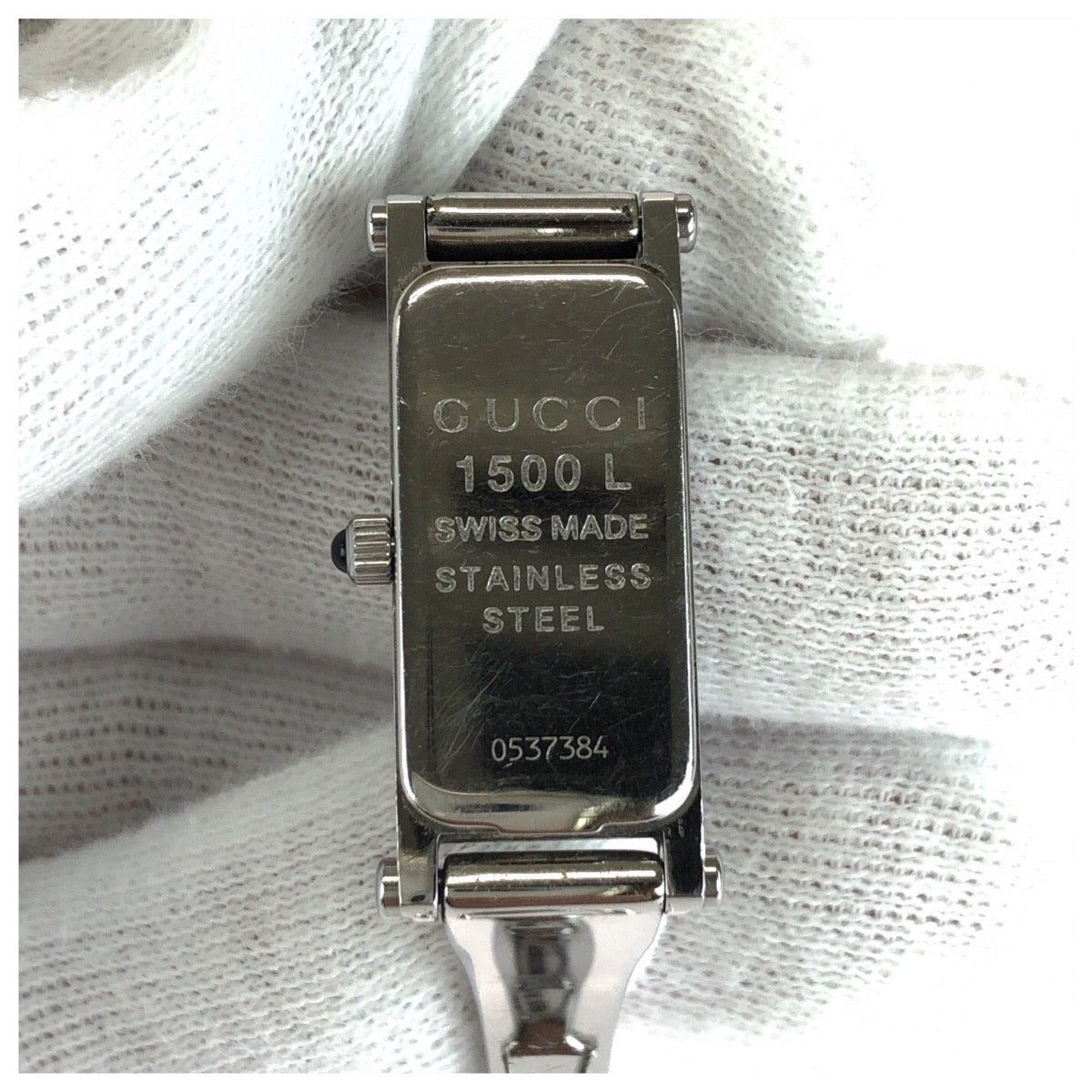 GUCCI グッチ 1500L バングルウォッチ ブラック 黒 シルバー金具 ステンレススチール YA015555 腕時計 S刻印 クオーツ ブラック文字盤 レディース AB20