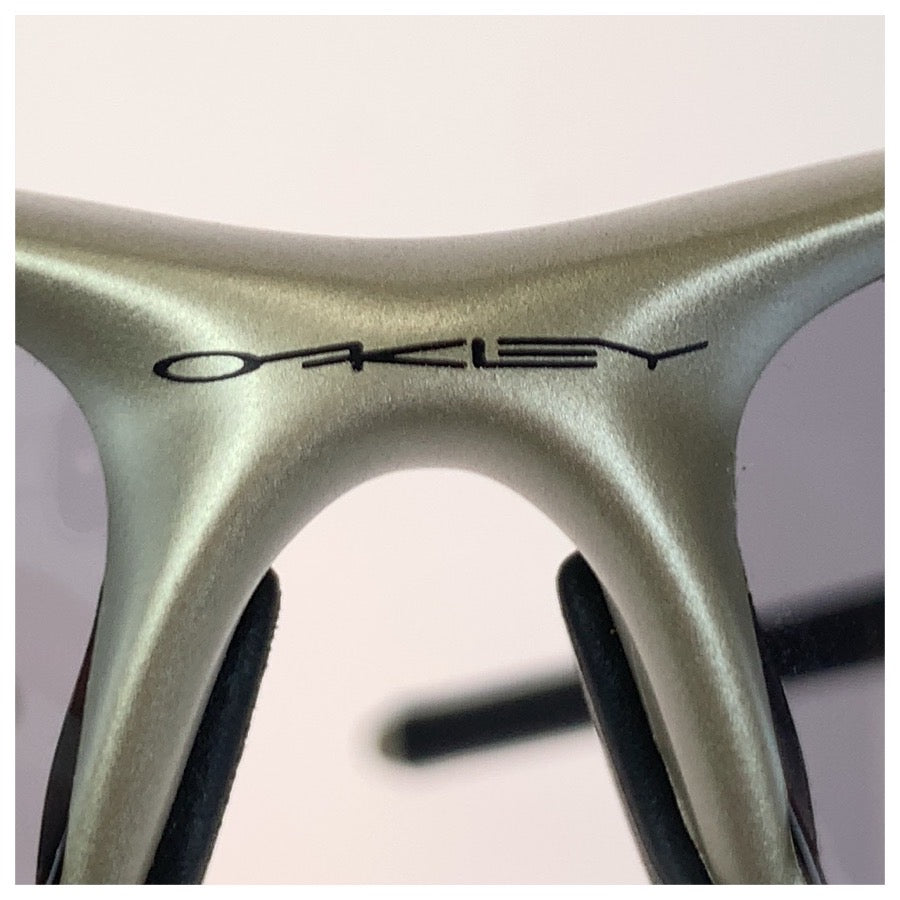 OAKLEY オークリー Half Jacket 2.0 ゴールド シャンパンゴールド ブラック / オーマター サングラス 男女兼用 メンズ B8