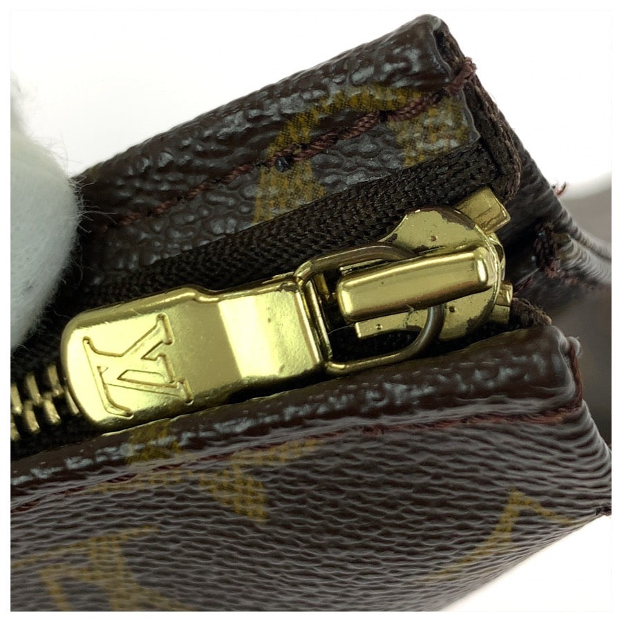 LOUIS VUITTON ルイヴィトン モノグラム ポッシュ トワレット26 ブラウン ゴールド金具 PVC M47542 クラッチバッグ セカンドバッグ メンズ AB27
