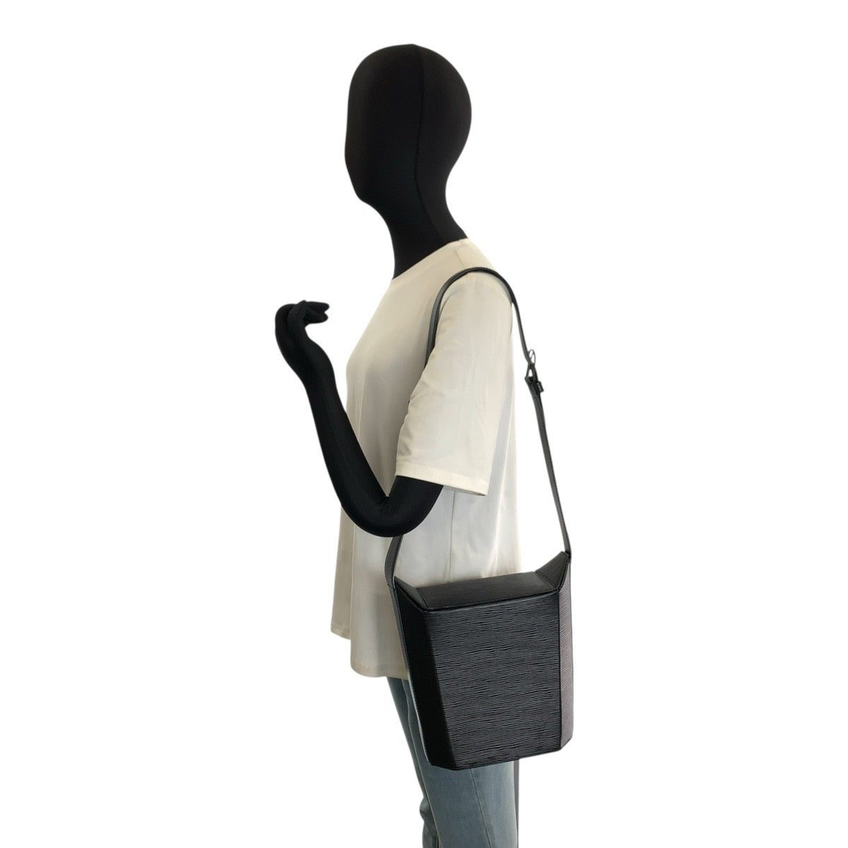 LOUIS VUITTON ルイヴィトン エピ サック ソウ ブラック 黒 レザー M80161 ショルダーバッグ レディース ABP44