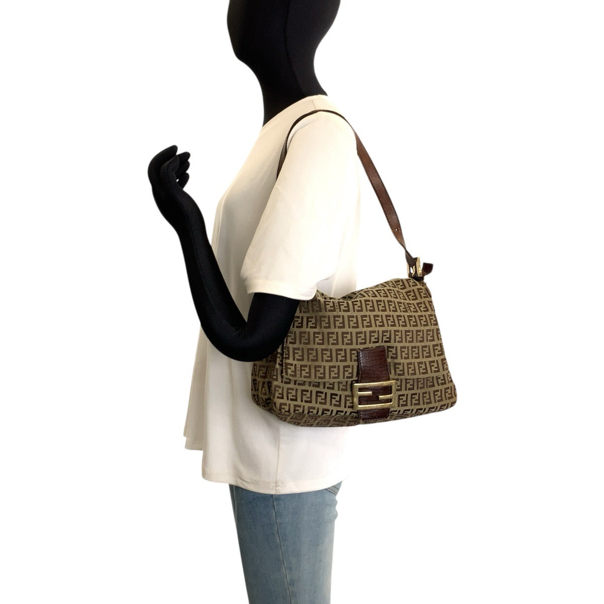 FENDI フェンディ ズッキーノ マンマバケット ブラウン ゴールド金具 キャンバス / レザー 8BR001 ショルダーバッグ レディース B48