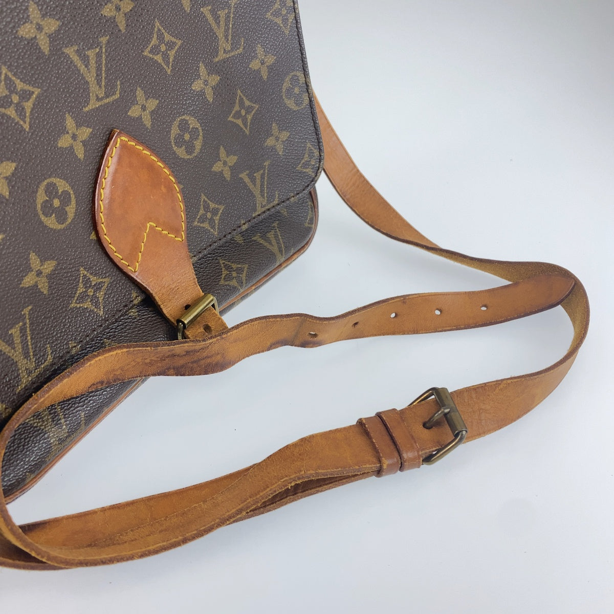 LOUIS VUITTON ルイヴィトン モノグラム カルトシエールGM ブラウン ゴールド金具 PVC / レザー M51252 ショルダーバッグ ポシェット レディース B
