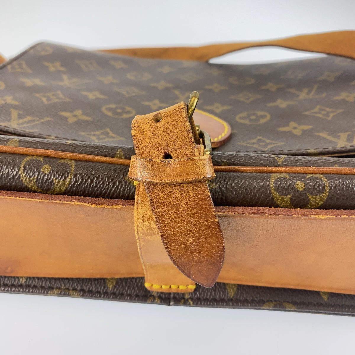 LOUIS VUITTON ルイヴィトン モノグラム カルトシエールGM ブラウン ゴールド金具 PVC / レザー M51252 ショルダーバッグ ポシェット レディース B