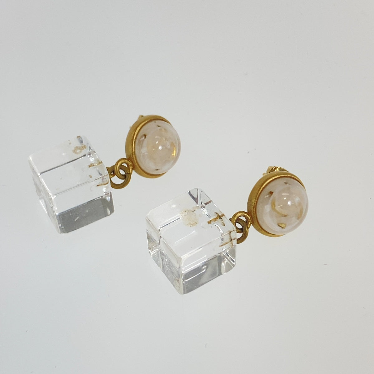 CHANEL シャネル ココマーク ゴールド クリア プラスチック / メタル コメなし スイング ピアス レディース AB18