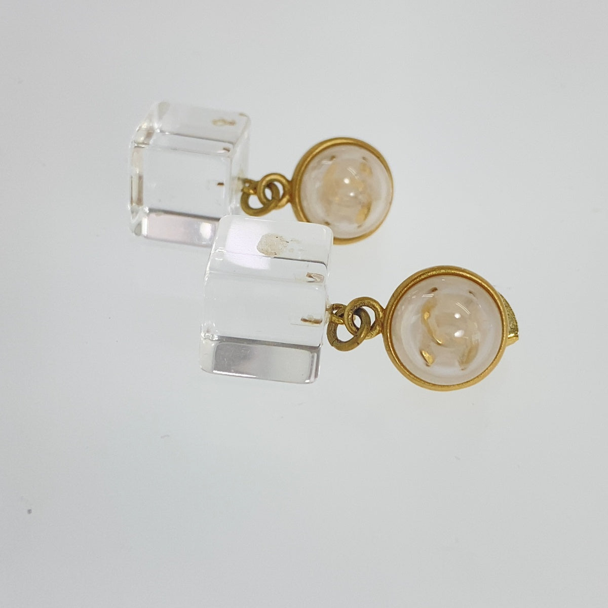 CHANEL シャネル ココマーク ゴールド クリア プラスチック / メタル コメなし スイング ピアス レディース AB18