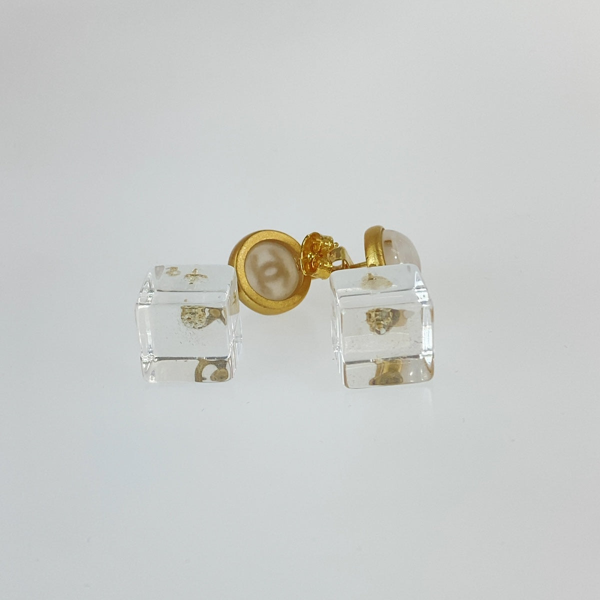 CHANEL シャネル ココマーク ゴールド クリア プラスチック / メタル コメなし スイング ピアス レディース AB18