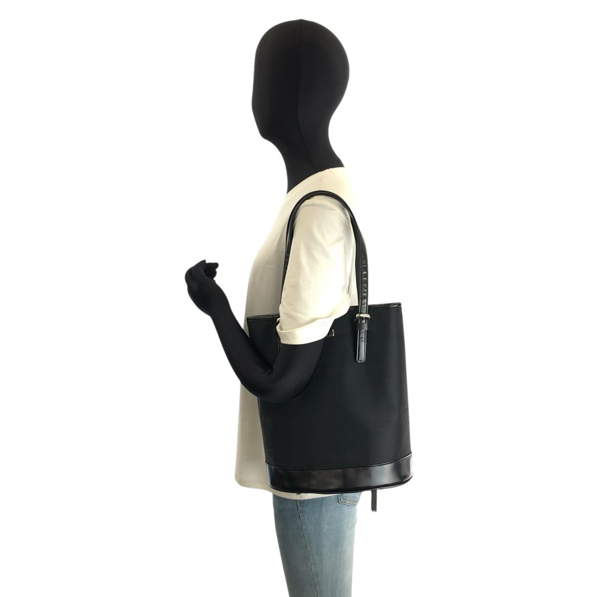BURBERRY BLUE LABEL バーバリーブルーレーベル チェック柄 ブラック 黒 シルバー金具 ナイロン / レザー トートバッグ ショルダーバッグ レディース B23