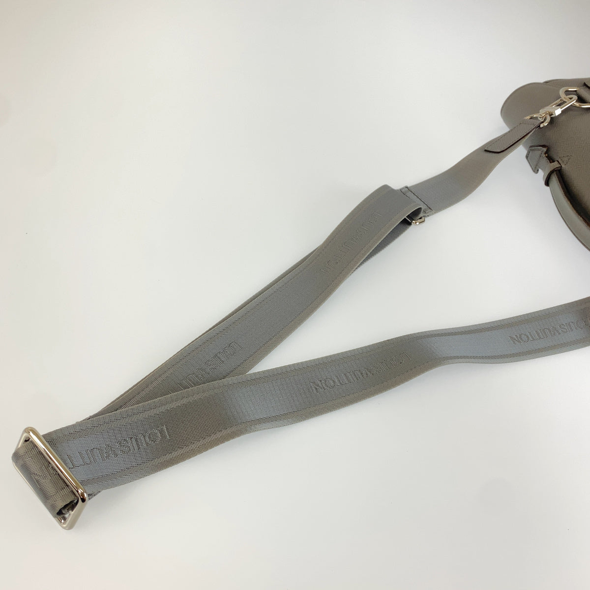 LOUIS VUITTON ルイヴィトン タイガ ヴァシリGM グレー レザー M32638 ビジネスバッグ ブリーフケース ショルダーバッグ メンズ AB55