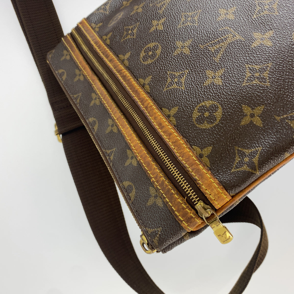 LOUIS VUITTON ルイヴィトン モノグラム ポシェット ボスフォール ブラウン PVC / レザー M40044 ショルダーバッグ ポシェット メンズ B37