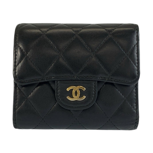 CHANEL シャネル マトラッセ ブラック 黒 ゴールド金具 レザー 三つ折り財布 折財布 コンパクトウォレット レディース AB70