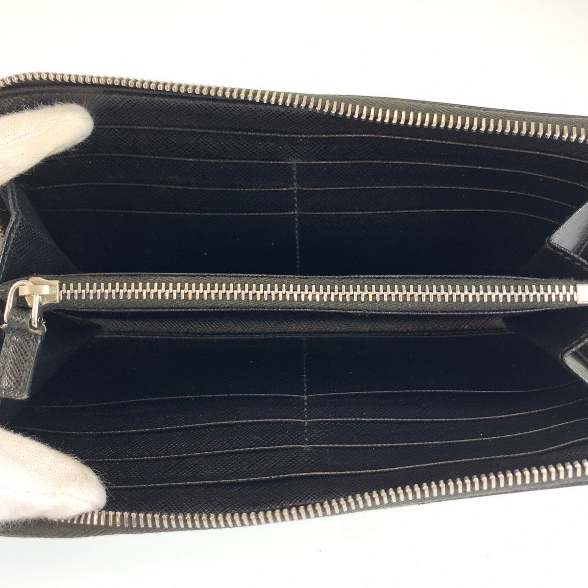 PRADA プラダ サフィアーノ 三角ロゴプレート ブラック 黒 シルバー金具 レザー 長財布 ロングウォレット メンズ AB28