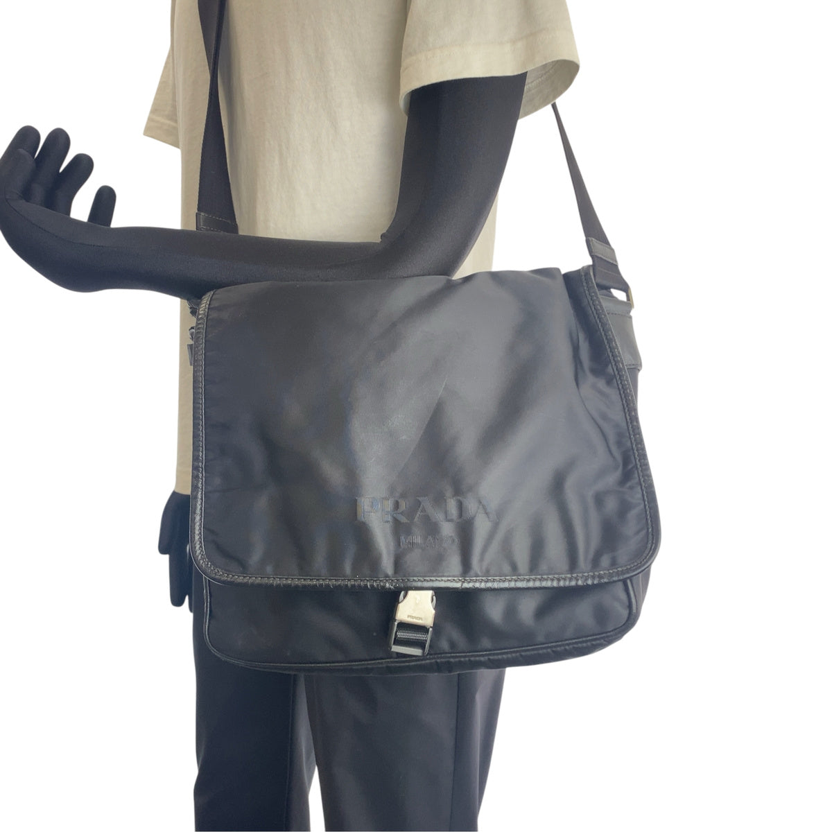 PRADA プラダ テスート ジャガードロゴ ブラック ナイロン ショルダーバッグ メッセンジャーバッグ メンズ AB30