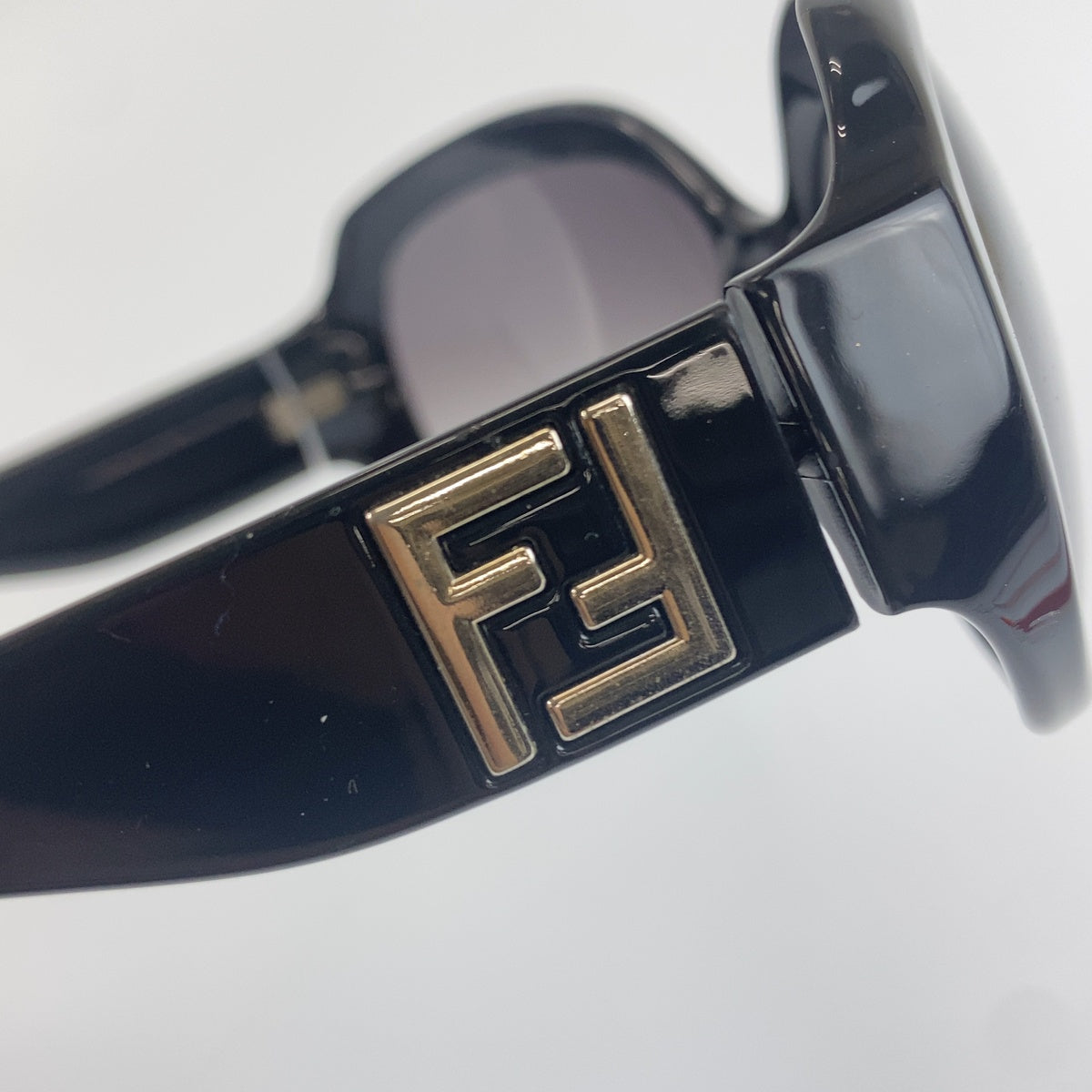 FENDI フェンディ FFロゴ ブラック シルバー プラスチック サングラス バタフライ レディース ABP18