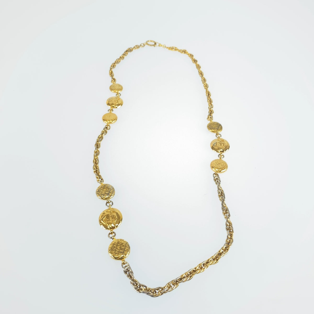 CHANEL シャネル ヴィンテージ マドモアゼル ロゴ ゴールド メタル ネックレス レディース AB80