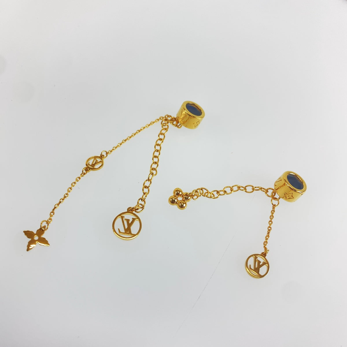 LOUIS VUITTON ルイヴィトン LVイニシャル フラワー ゴールド メタル イヤホンチャーム AirPodsチャーム イヤホンアクセサリー レディース A47