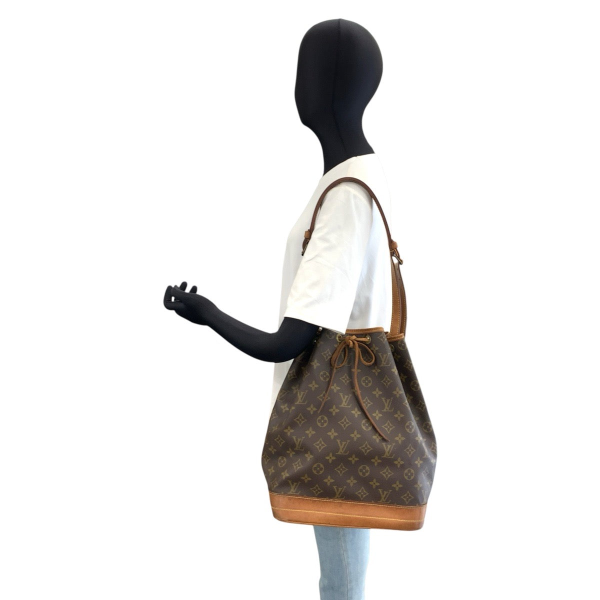 LOUIS VUITTON ルイヴィトン モノグラム ノエ ブラウン ゴールド金具 PVC / レザー M42224 巾着 ショルダーバッグ レディース AB70
