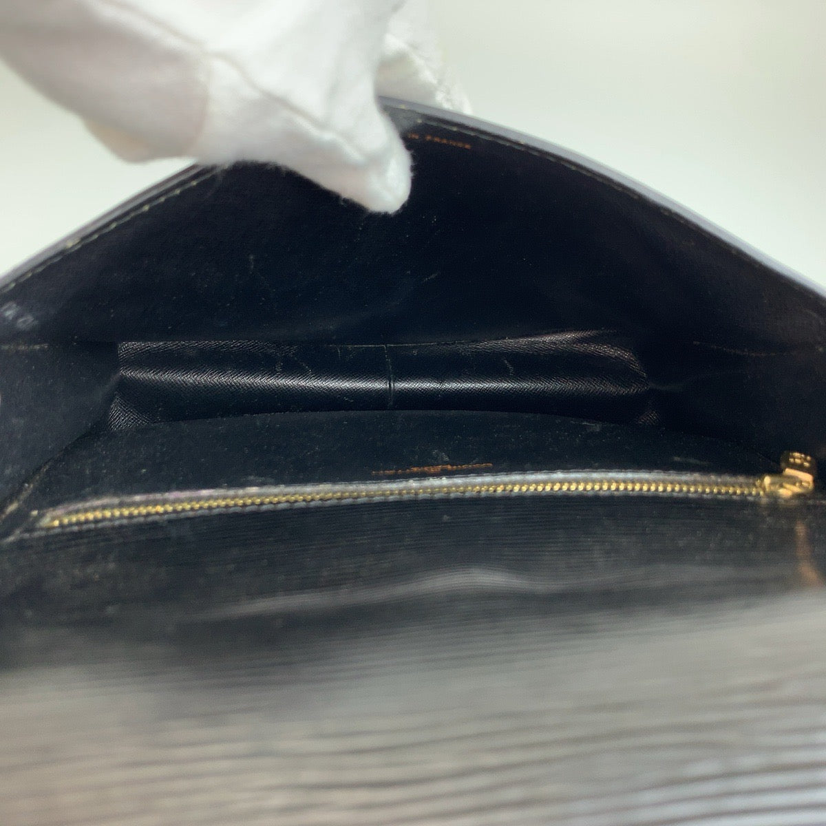 LOUIS VUITTON ルイヴィトン エピ サンクルー ブラック 黒 ゴールド金具 レザー M52192 ショルダーバッグ ポシェット レディース B40