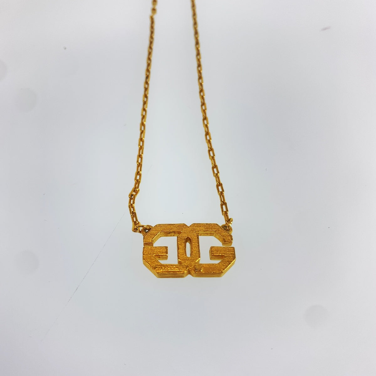 Givenchy ジバンシー ヴィンテージ GGロゴ ゴールド メタル ネックレス ペンダント レディース A10