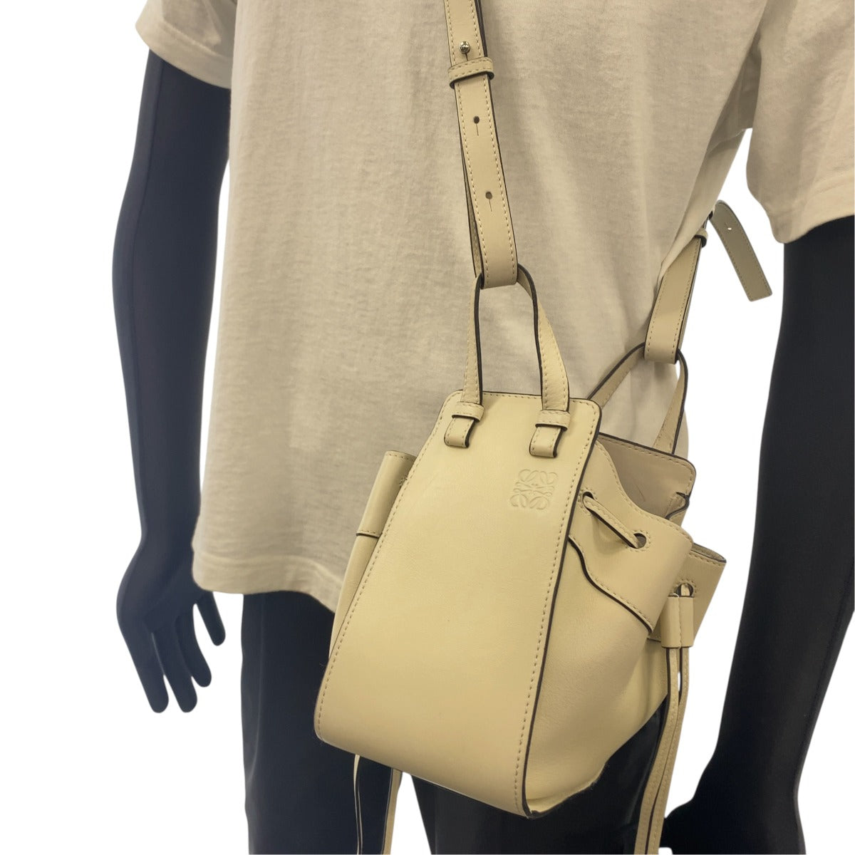 LOEWE ロエベ アナグラム ハンモック ドローストリング ミニ ホワイト クリーム 2WAY ショルダーバッグ ハンドバッグ レディース B118