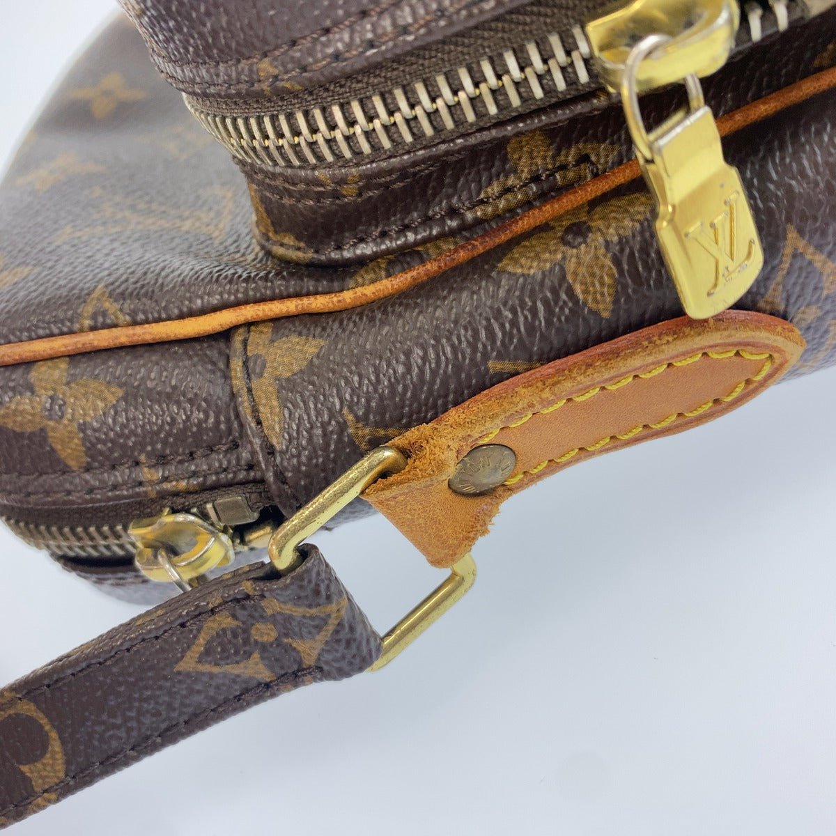 LOUIS VUITTON ルイヴィトン モノグラム アマゾン ブラウン PVC / レザー M45236 ショルダーバッグ ポシェット レディース B47