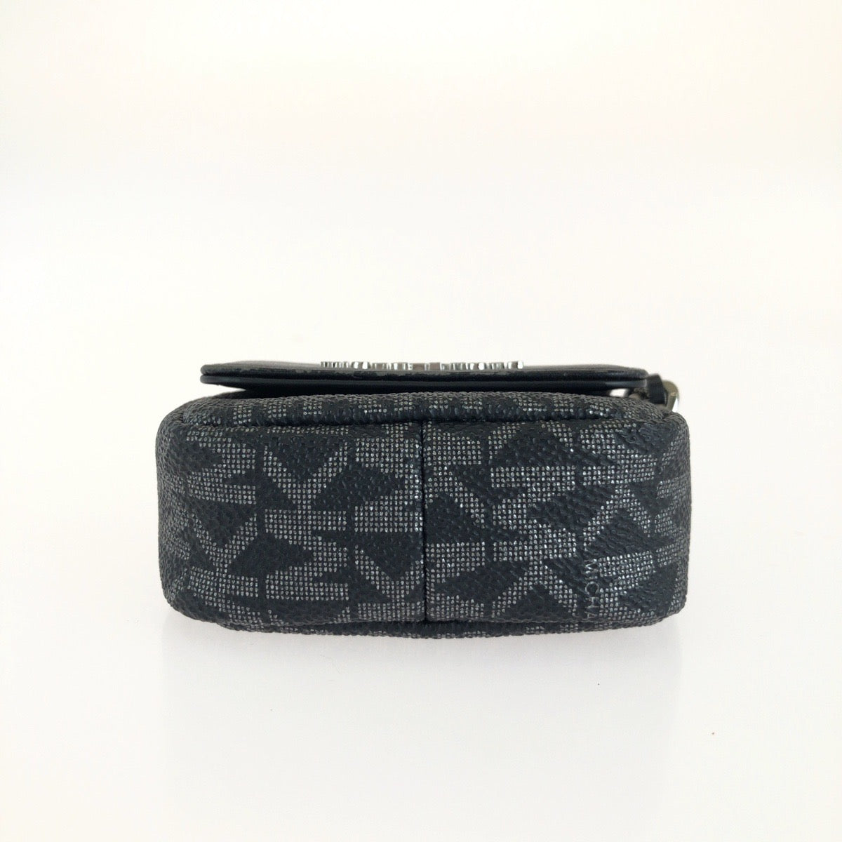 Michael Kors マイケルコース JET SET CHARM AirPodsケース ブラック 黒 シルバー金具 PVC / レザー 32F2ST9N5V その他小物 男女兼用 レディース A