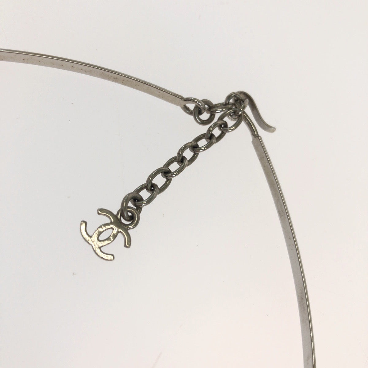 CHANEL シャネル ヴィンテージ カメリア ブラック ホワイト シルバー金具 メタル / エナメル チョーカー 98P刻印 レディース AB