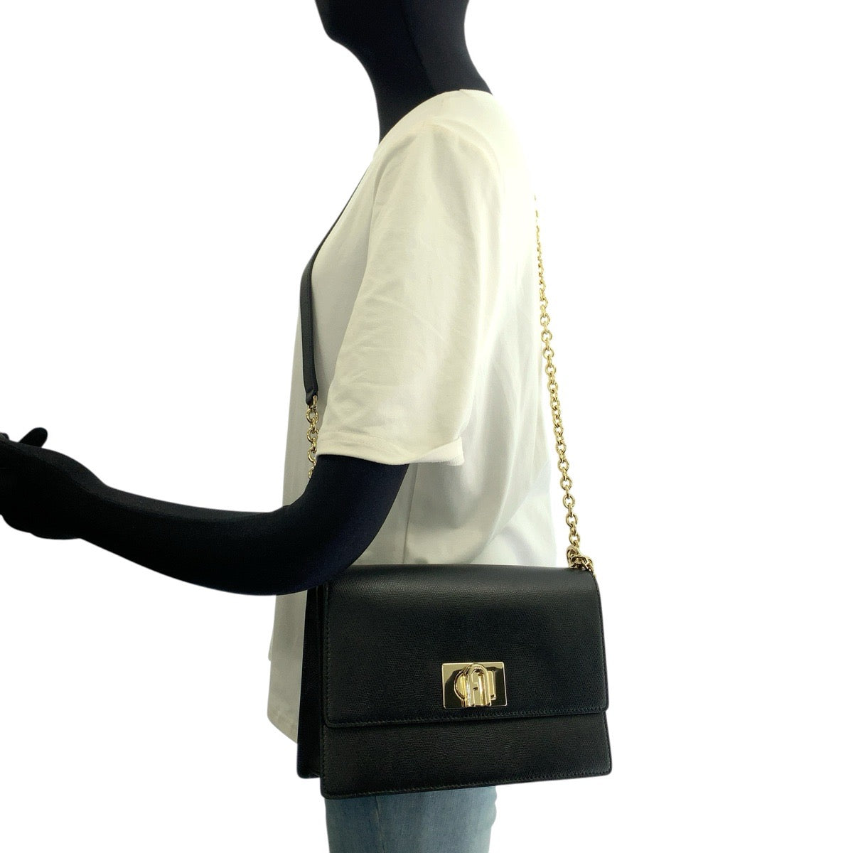 Furla フルラ ブラック 黒 ゴールド金具 レザー 285783 ショルダーバッグ ポシェット レディース ABP