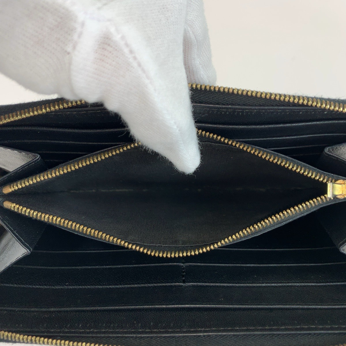 CELINE セリーヌ フィービー期 ワインレッド ボルドー ゴールド金具 エナメル 長財布 ラウンドファスナー レディース B