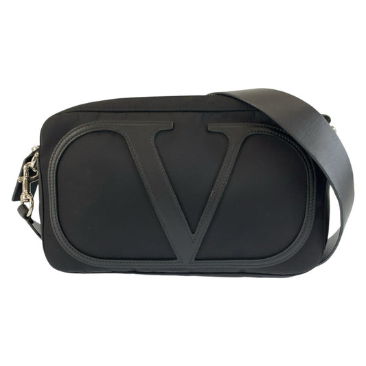VALENTINO ヴァレンティノ Vロゴ ブラック 黒 シルバー金具 ナイロン / レザー クロスボディバッグ ショルダーバッグ メンズ ABP48