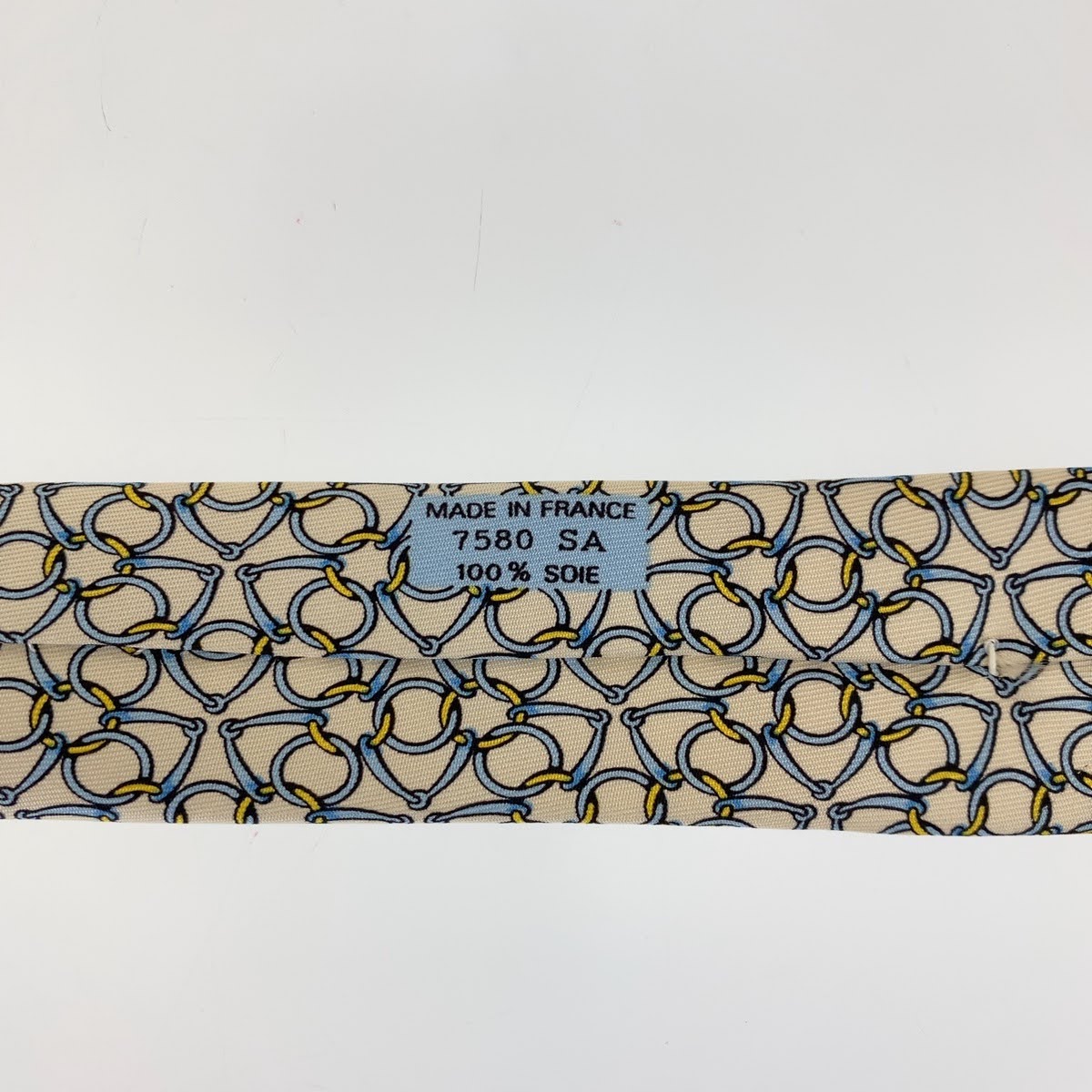 12769
HERMES エルメス チェーン柄 総柄 ホワイト ブルー シルク 剣先 9cm ネクタイ  メンズ