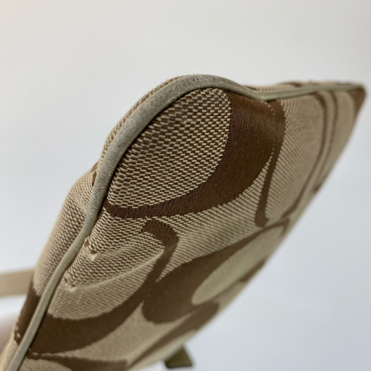 12762
COACH コーチ シグネチャー 斜め掛け可能 ブラウン キャンバス Lo867-F41207 ショルダーバッグ ポシェット  レディース AB5